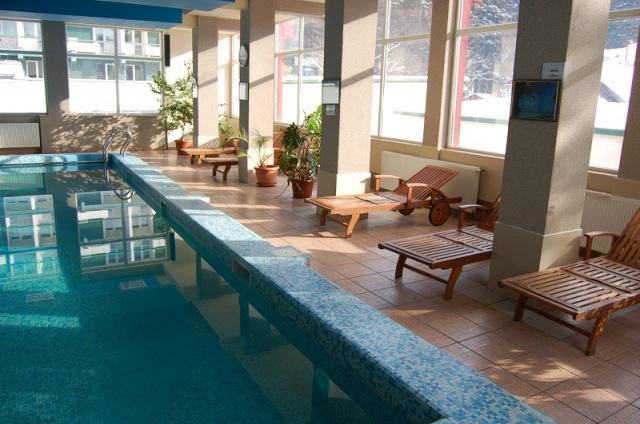 Piscina Bradul-Calimani